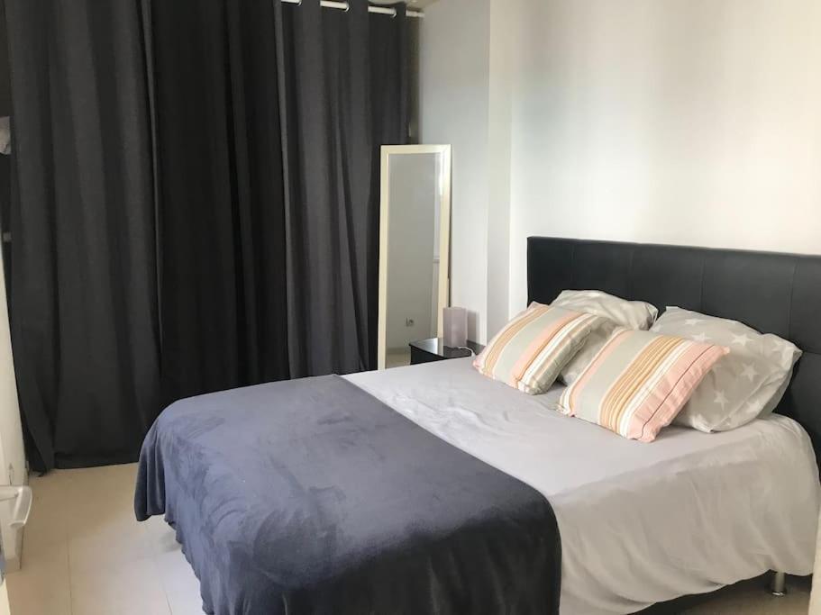 Appartement Avec Terrasse Centre De La Bastide Каркасон Екстериор снимка